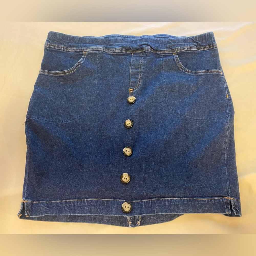 Terra & Sky Woman’s pull on jean skirt size 1x 16W18W